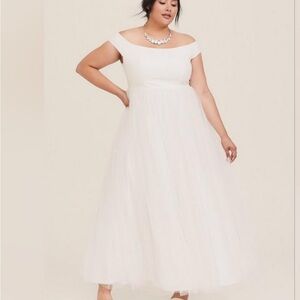 Torrid Off-Shoulder White Wedding Dress Sz 16